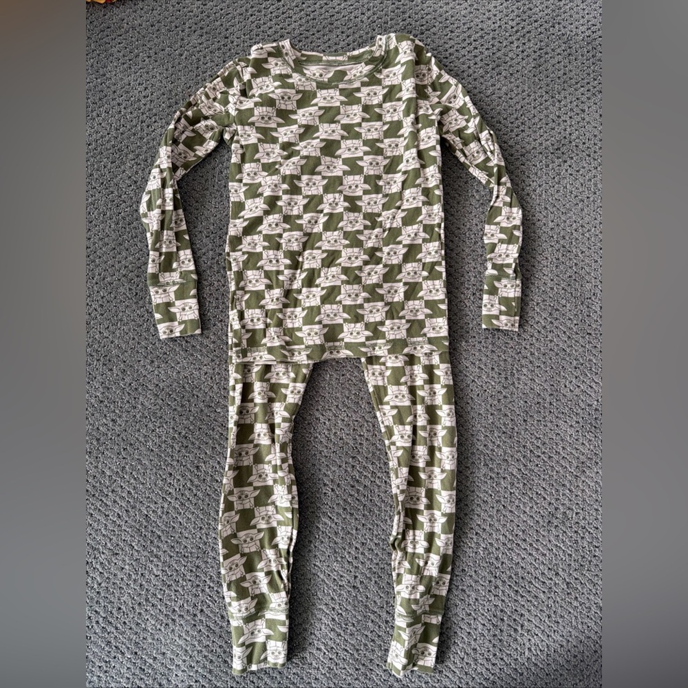 Gap x Star Wars Baby Yoda Pajama Set Green Size 10 Organic Cotton